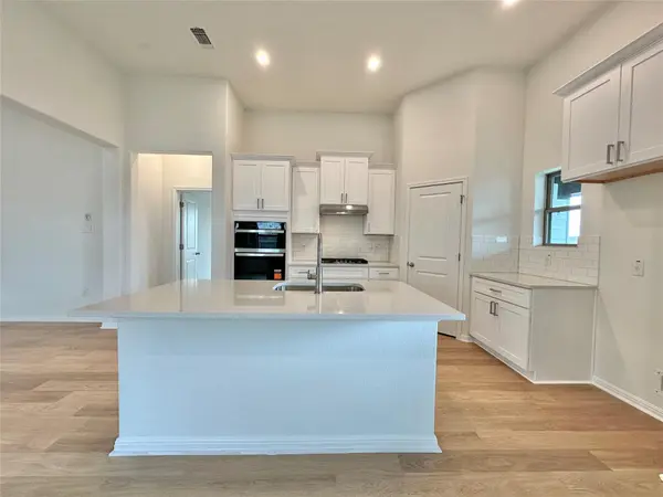 326 Dogvane CIR, Kyle, TX 78640