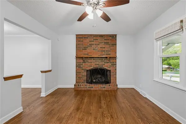 7 NE 80th ST, Kansas City, MO 64118