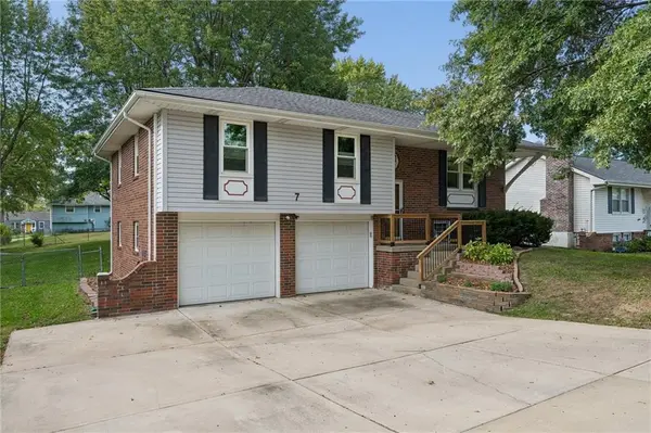 7 NE 80th ST, Kansas City, MO 64118