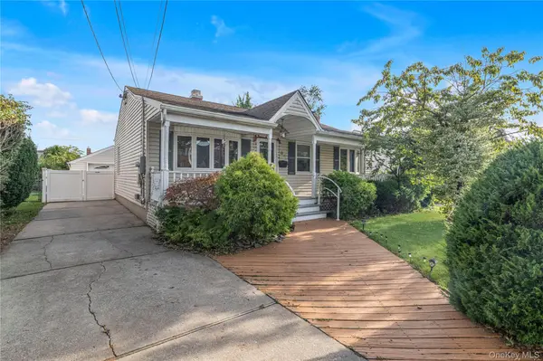 84 5th ST, New Hyde Park, NY 11040