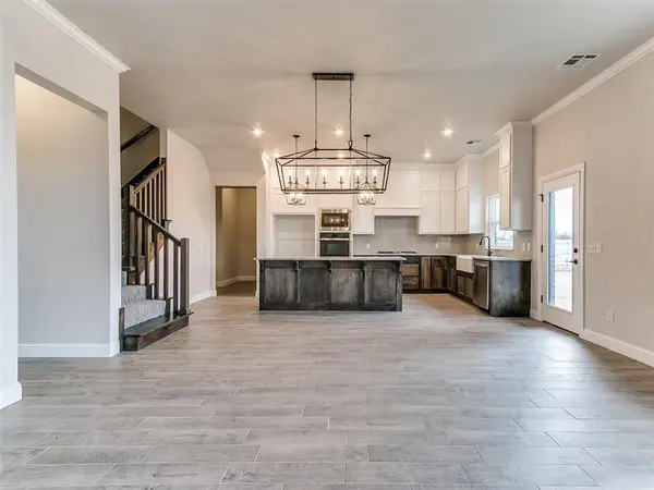 2817 Bens CIR, Yukon, OK 73099