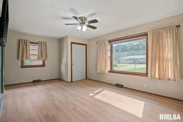 1601 W Enos AVE, Springfield, IL 62702
