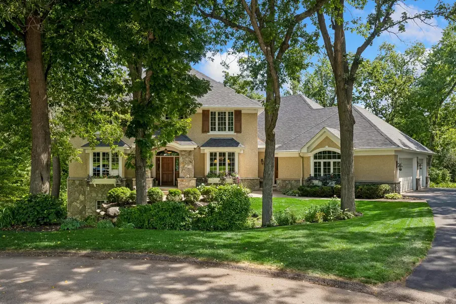 14030 Stonegate LN, Minnetonka, MN 55345