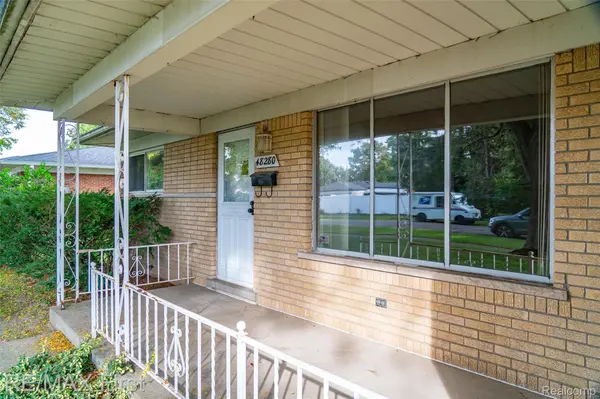 48280 Rex ST, Shelby Charter Township, MI 48317