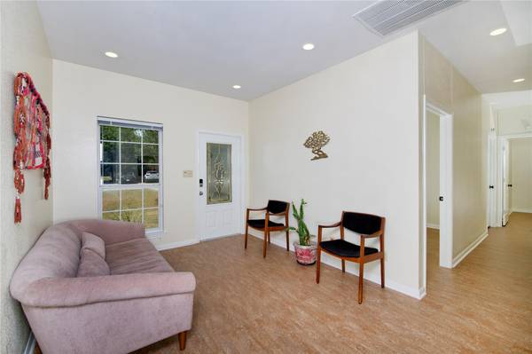 102 Whitetail DR #200-E, San Marcos, TX 78666