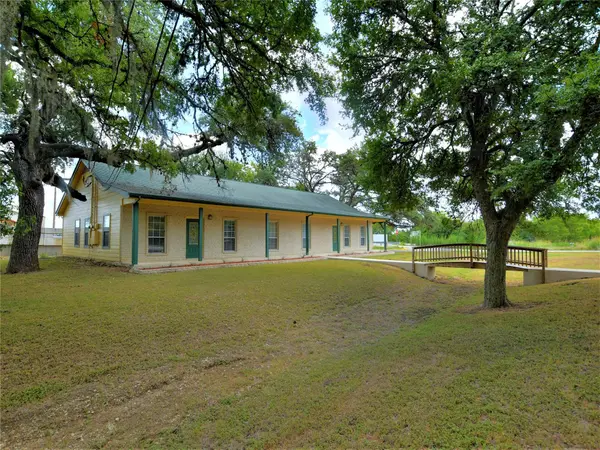 102 Whitetail DR #200-E, San Marcos, TX 78666