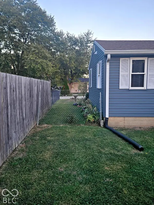 5553 N Clover Elm DR, Fairland, IN 46126