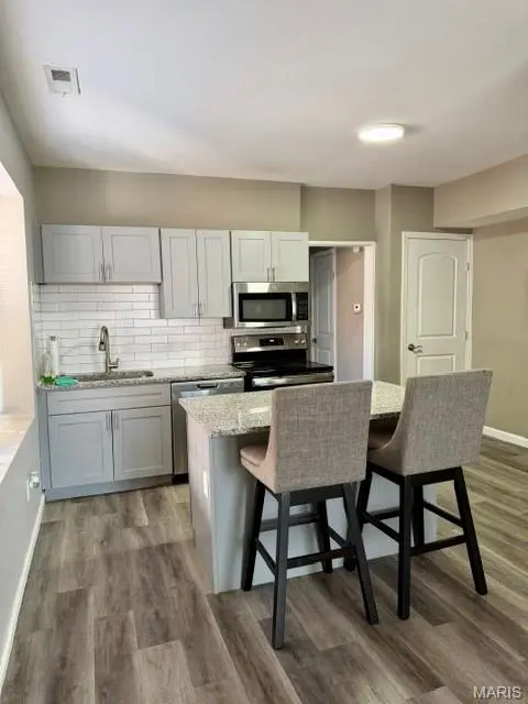 5022 Elenore Avenue, St Louis, MO 63116