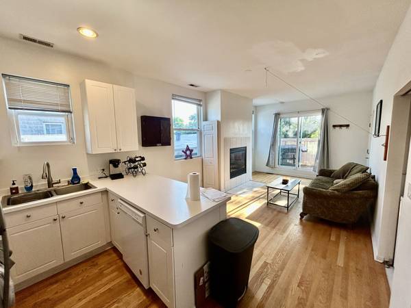 3033 N Racine AVE #3, Chicago, IL 60657