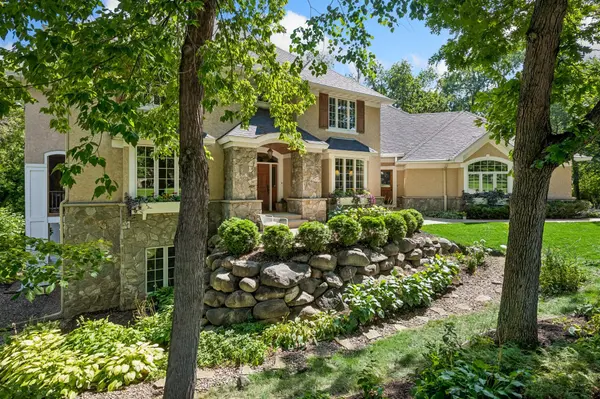 14030 Stonegate LN, Minnetonka, MN 55345