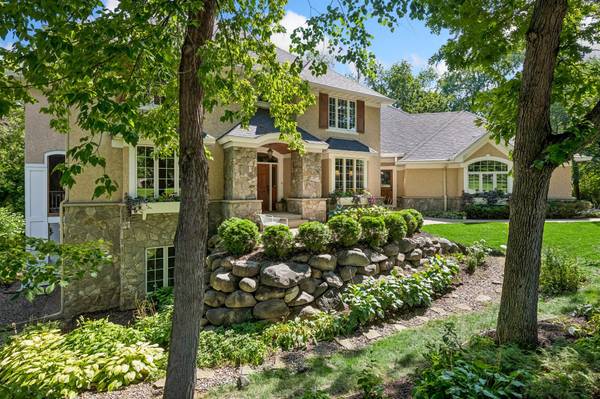 14030 Stonegate LN, Minnetonka, MN 55345