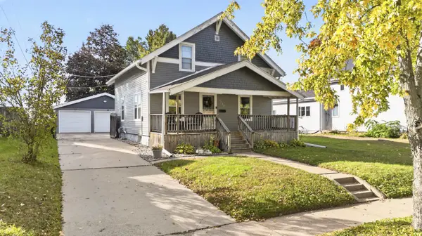 1107 S PEARL ST, New London, WI 54961
