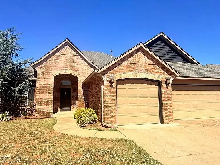11733 SW 22nd TER, Yukon, OK 73099