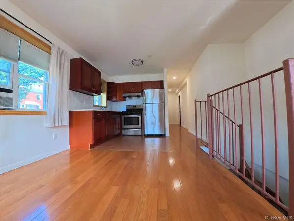 220-03 64th AVE #1FL, Oakland Gardens, NY 11364