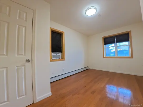 220-03 64th AVE #1FL, Oakland Gardens, NY 11364