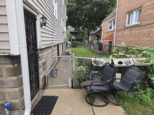 6328 S Hoyne AVE, Chicago, IL 60636