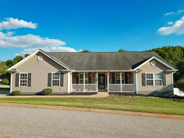 1 Calderwood CT, Greer, SC 29651