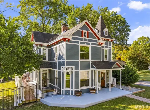 452 W Main ST, Lebanon, IL 62254