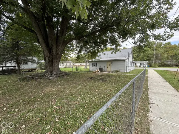 208 N East, Roachdale, IN 46172