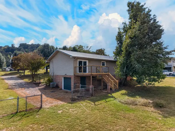 112 Heritage Dr, Rogersville, TN 37857