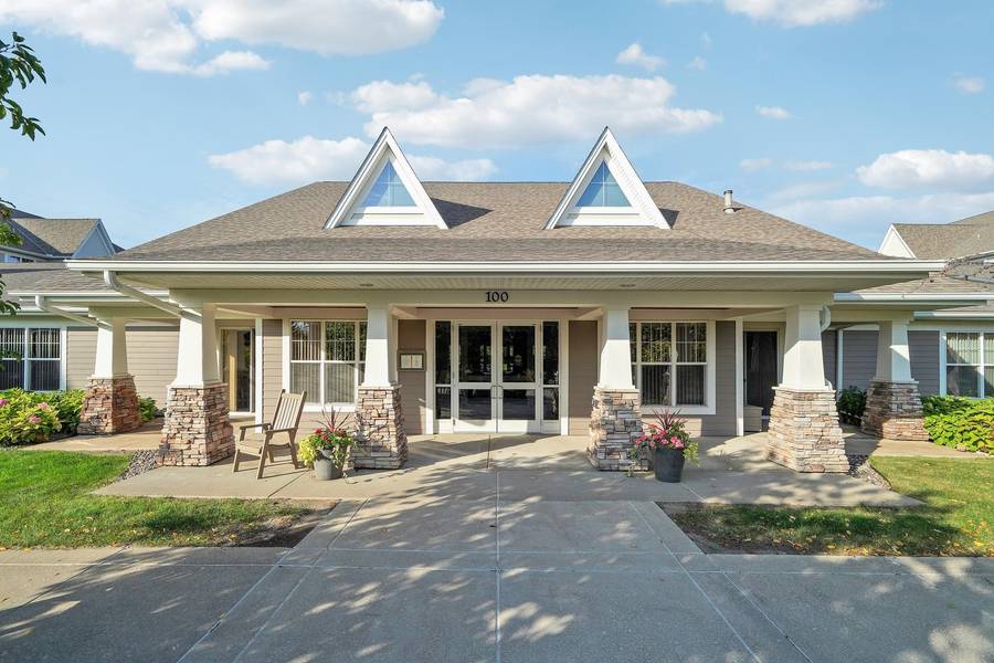 100 Clydesdale TRL #128, Medina, MN 55340