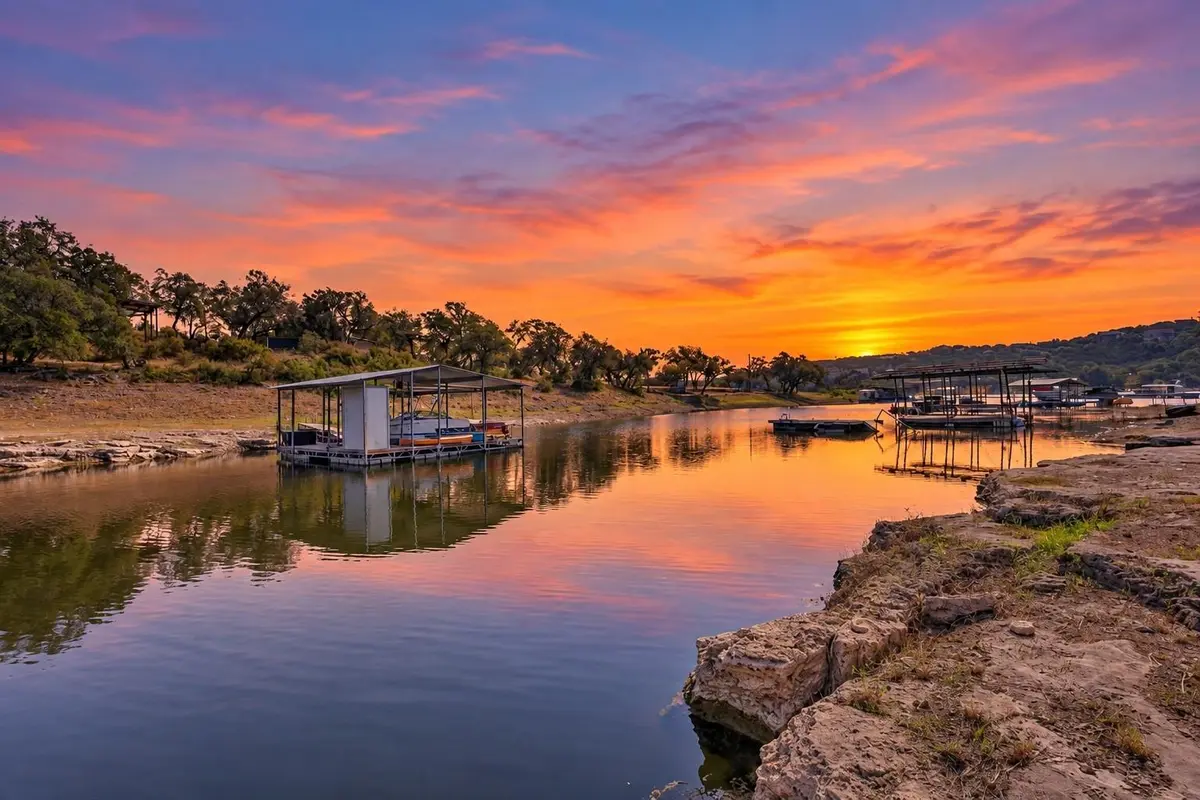 2609 Oak Ridge DR, Spicewood, TX 78669