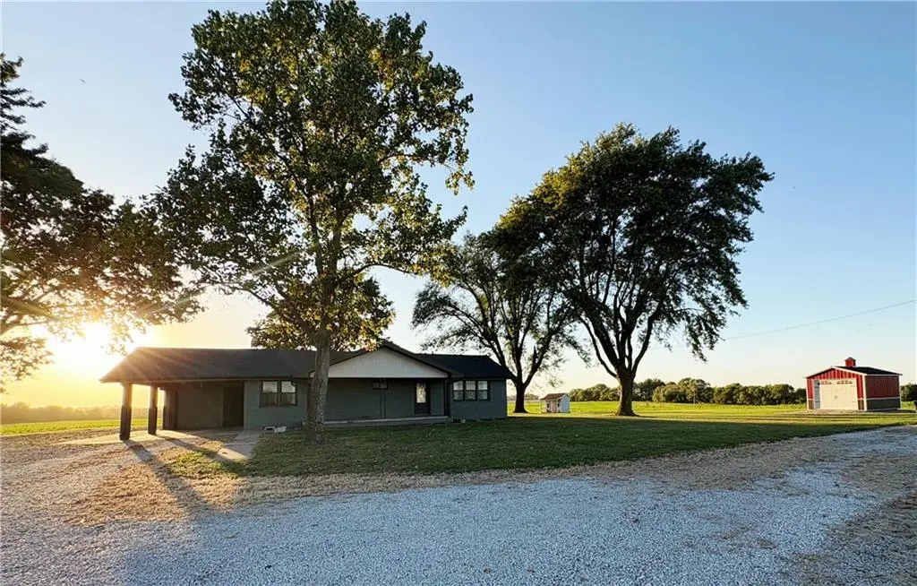 390 NW H HWY, Warrensburg, MO 64093