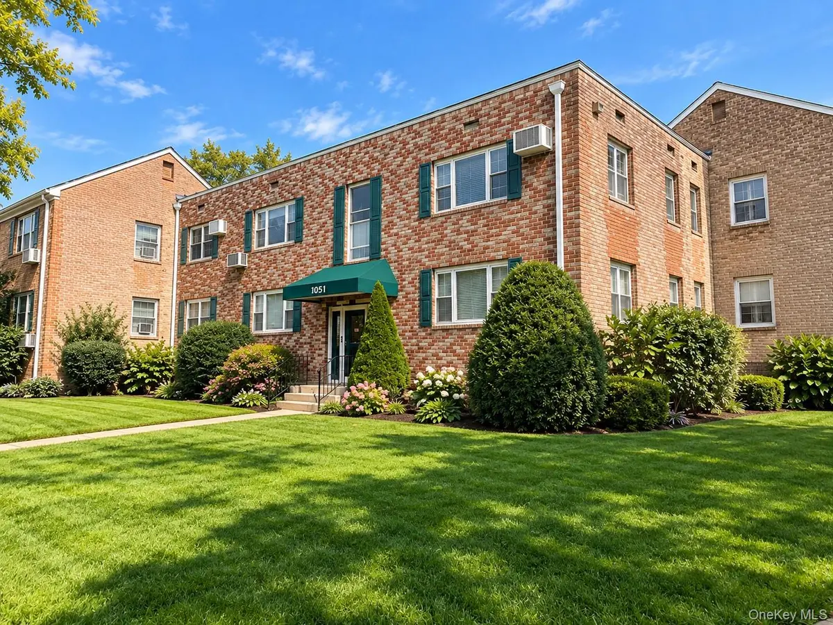 1051 Fenwood #4, Valley Stream, NY 11580