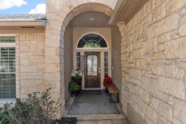 6913 Auckland DR, Austin, TX 78749