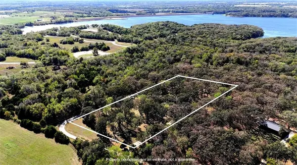 1104 Meadow RD, Cherryvale, KS 67335
