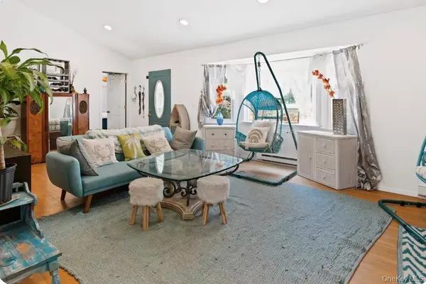 155 Wavecrest DR, Mastic Beach, NY 11951