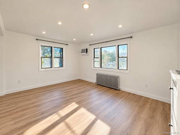 1051 Fenwood #4, Valley Stream, NY 11580