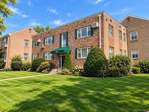 1051 Fenwood #4, Valley Stream, NY 11580