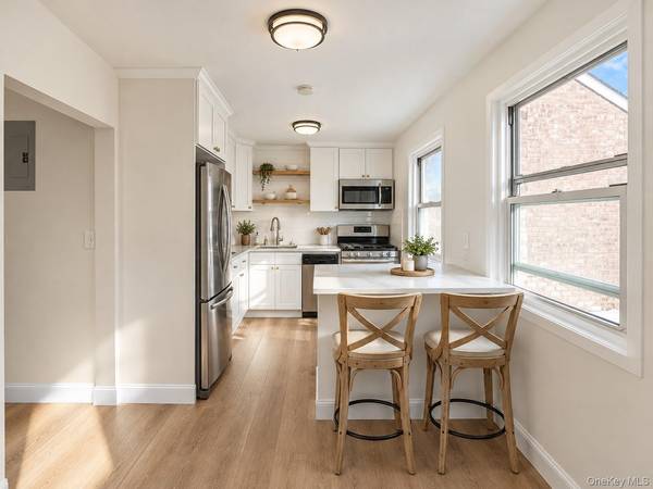 1051 Fenwood #4, Valley Stream, NY 11580