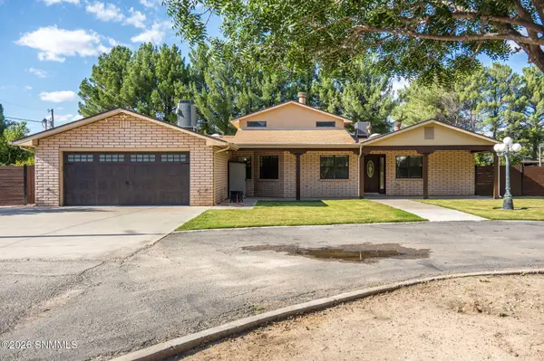 2220 Wildwind RD, Las Cruces, NM 88007