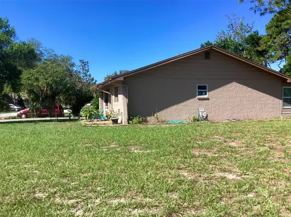 8445 DUNNELLON RD, Weeki Wachee, FL 34613
