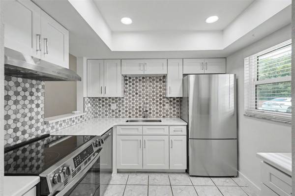 4805 ALT 19 #114, Palm Harbor, FL 34683