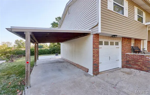 1093 Orchard TRL, Pevely, MO 63070