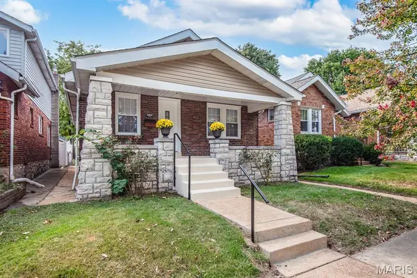 3808 Burgen AVE, St Louis, MO 63116