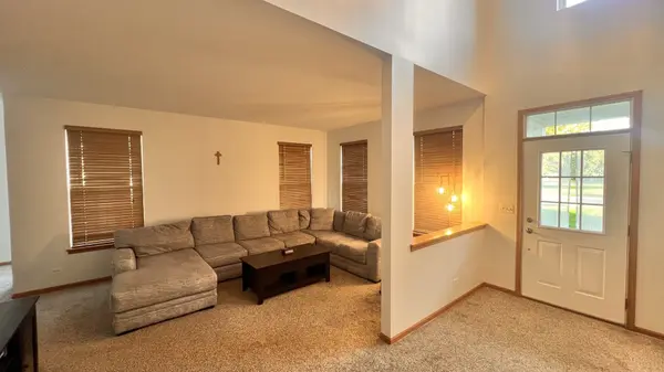 296 Whitfield DR #A, Sugar Grove, IL 60554