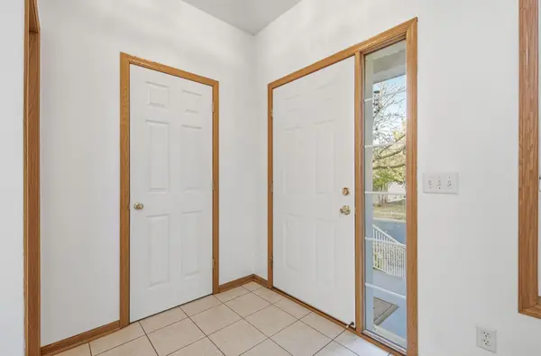 9769 Gable DR, Eden Prairie, MN 55347