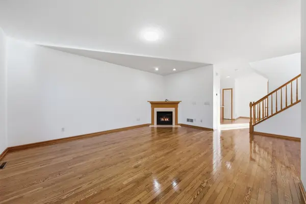 9769 Gable DR, Eden Prairie, MN 55347