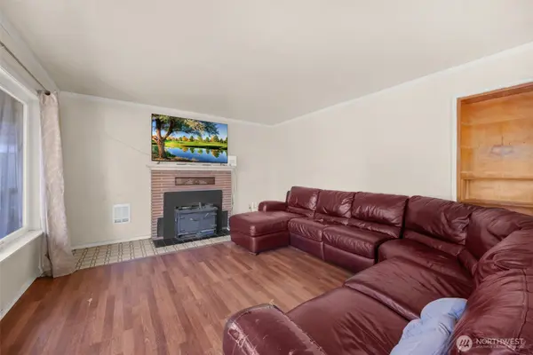 1516 Rainier AVE, Everett, WA 98201