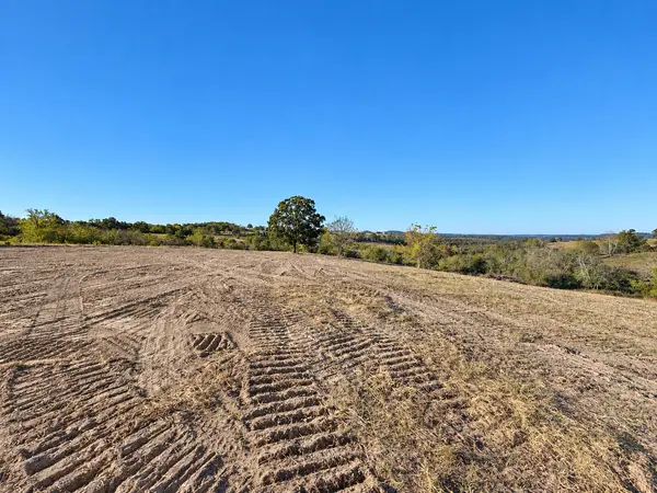 000 W Lowery RD, Lead Hill, AR 72644