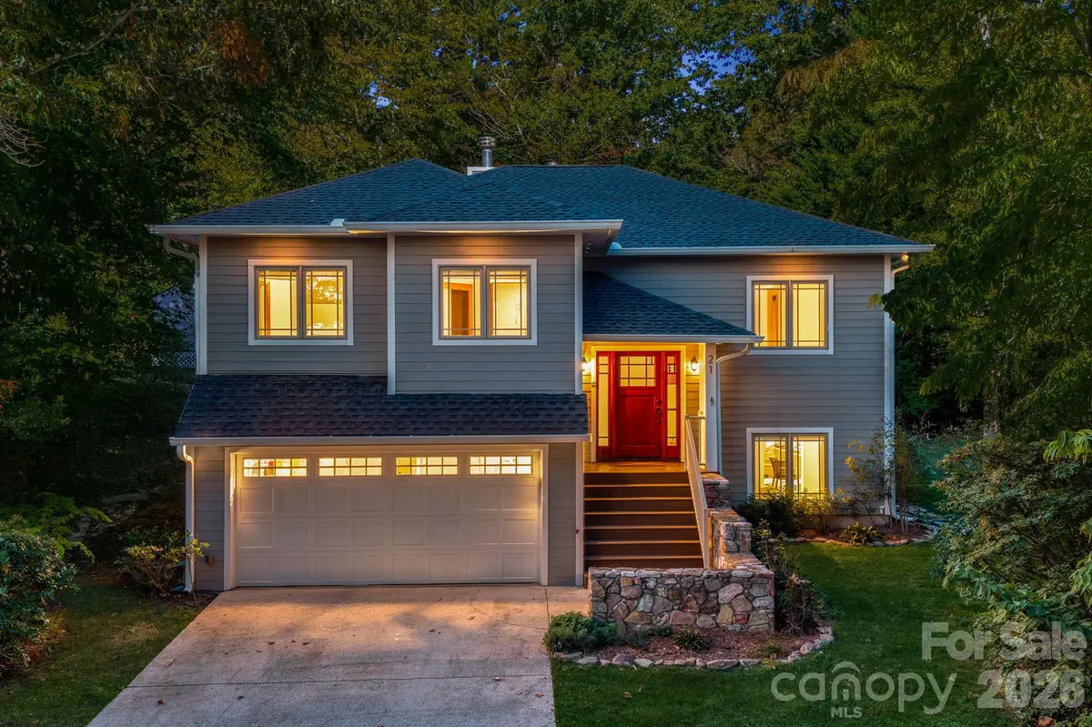 21 Lake AVE, Black Mountain, NC 28711