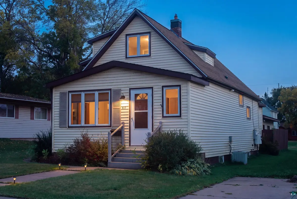 517 17th Ave W, Ashland, WI 54806