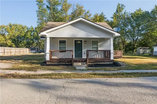 114 W 2nd ST, Garden City, MO 64747