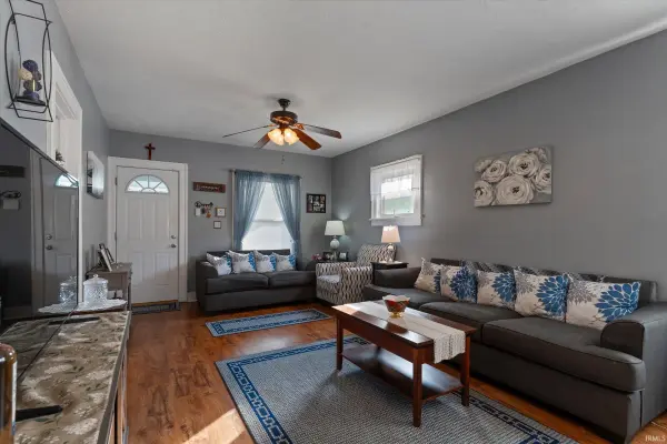 230 E Broadway ST, Mishawaka, IN 46545
