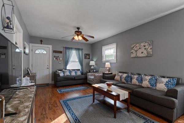230 E Broadway ST, Mishawaka, IN 46545