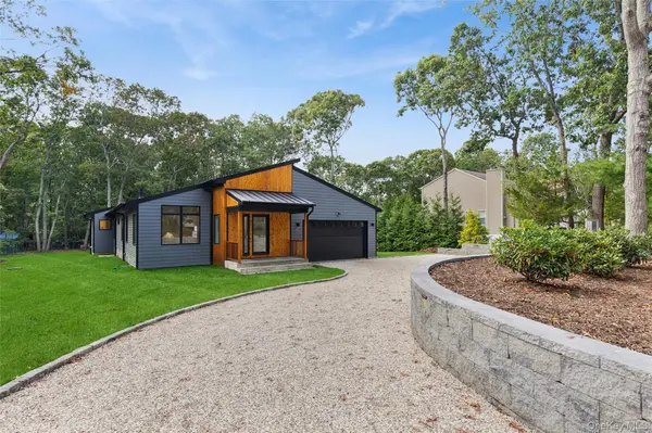 17 Bittersweet AVE, Hampton Bays, NY 11946